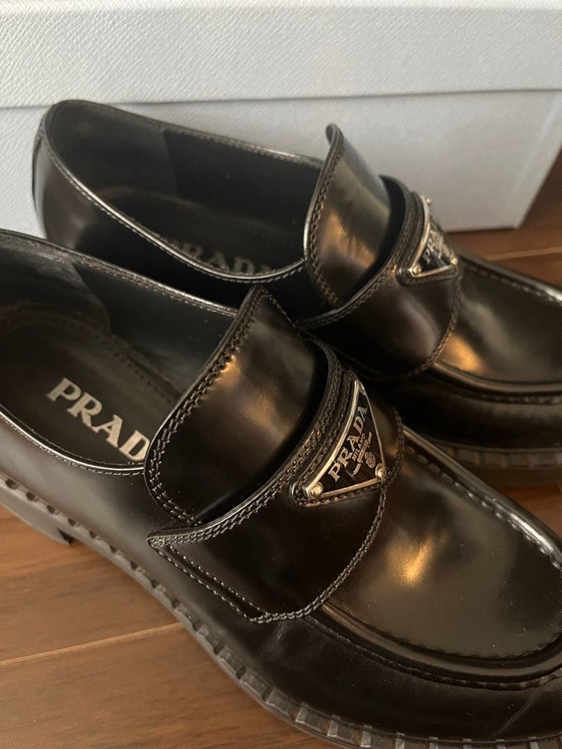PRADA ブラッシュドレザーローファー 箱付き 37