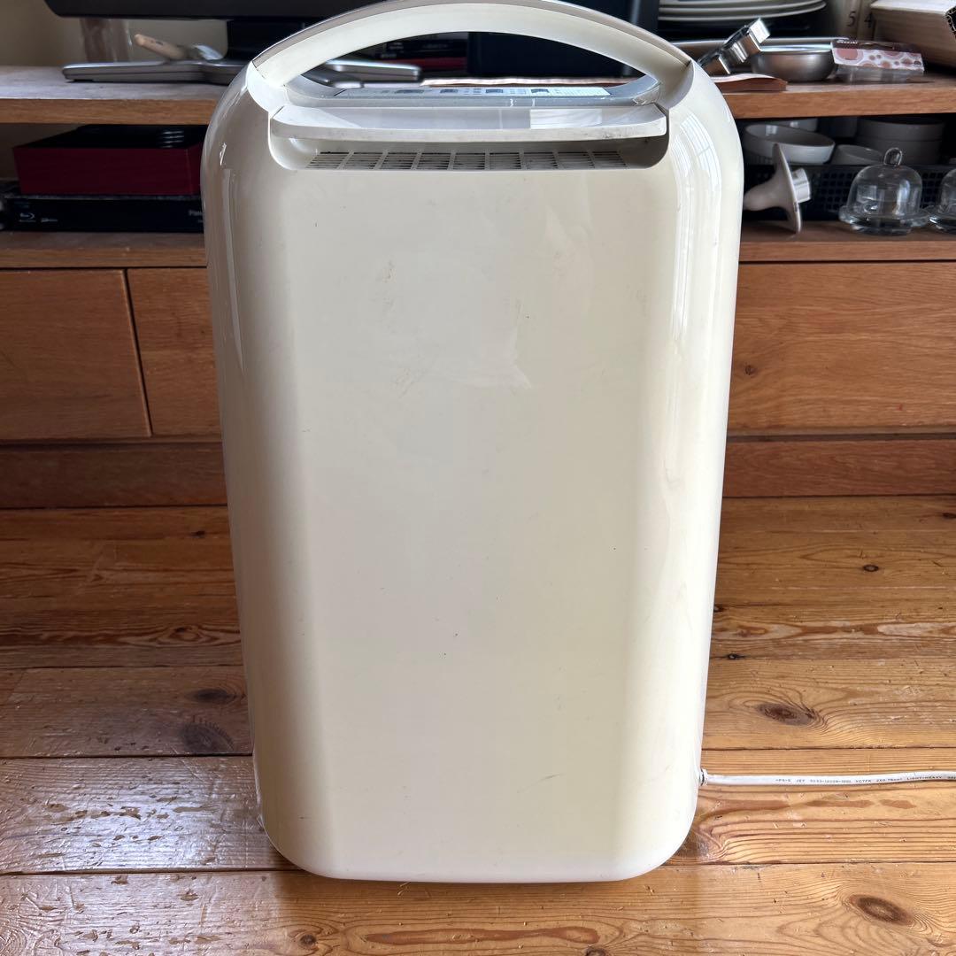 ホワイト 除湿機 デジタル操作　動作確認済