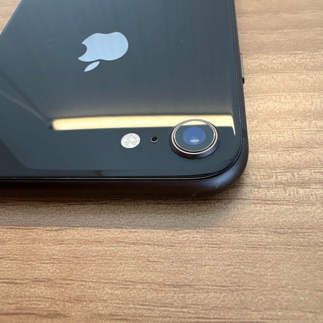 Apple iPhone８　ブラック 本体