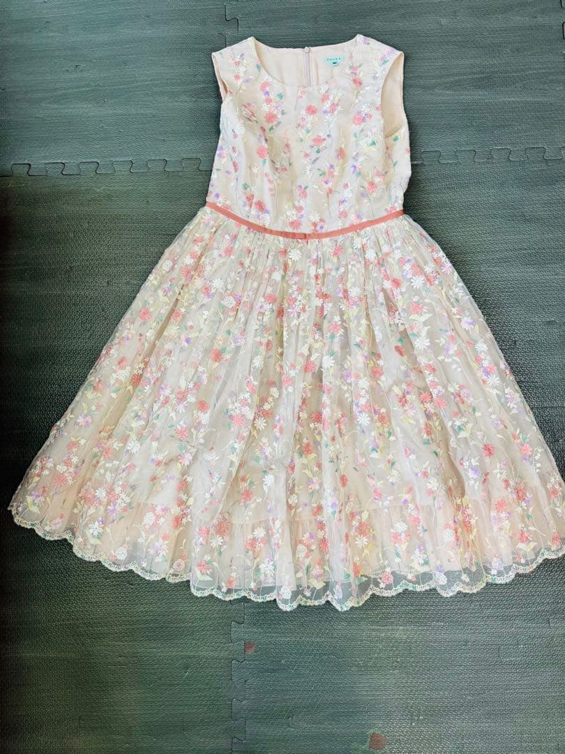 TOCCAトッカ総刺繍ワンピースのみサイズ160卒業式入学式メゾピアノ好き