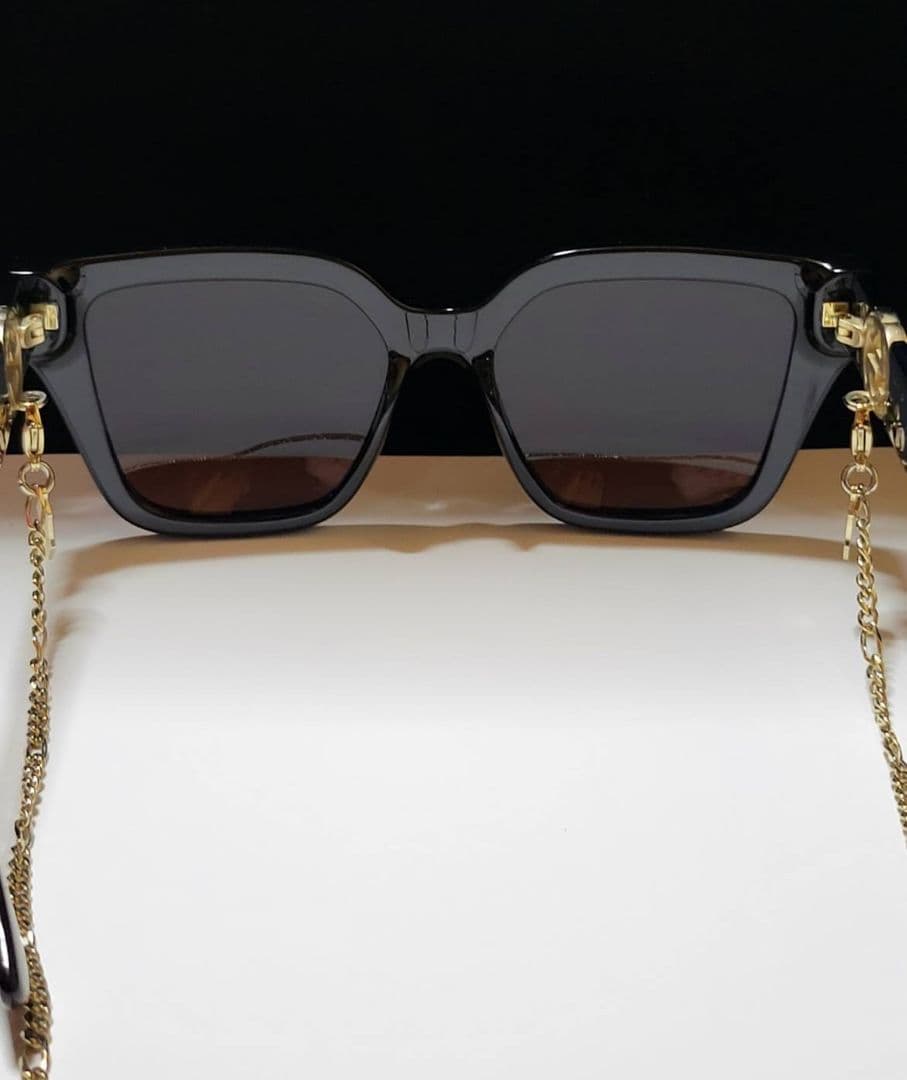 jan◆GUCCI◆インターロッキングロゴ付　サングラス　チェーン付き