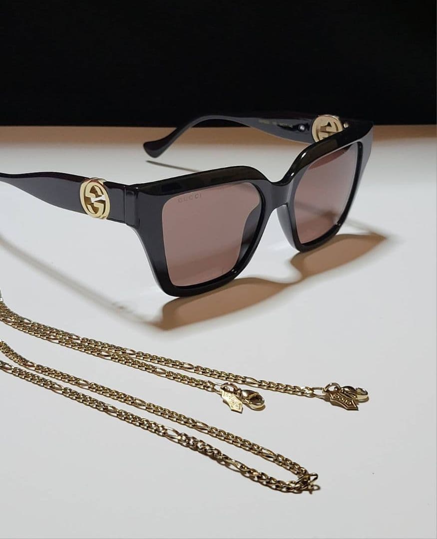 jan◆GUCCI◆インターロッキングロゴ付　サングラス　チェーン付き