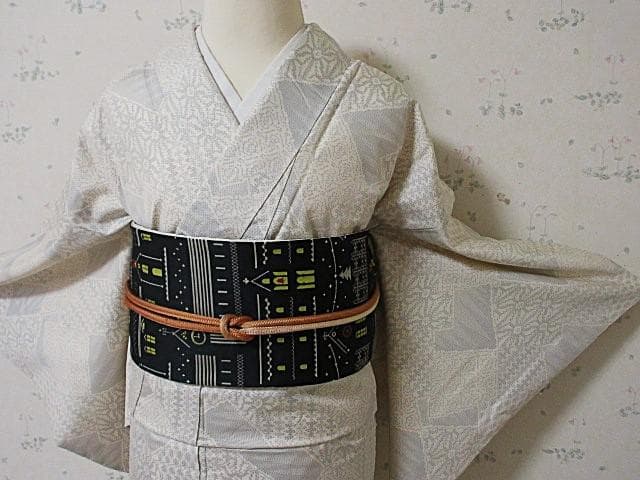 白大島紬：美品：幾何学模様：袷着物：トールサイズ：正絹：P25