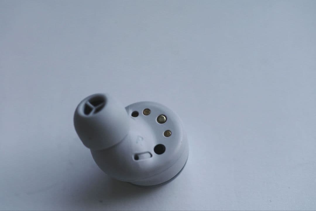 【右耳のみ・美品】EAH-AZ100 白 片耳