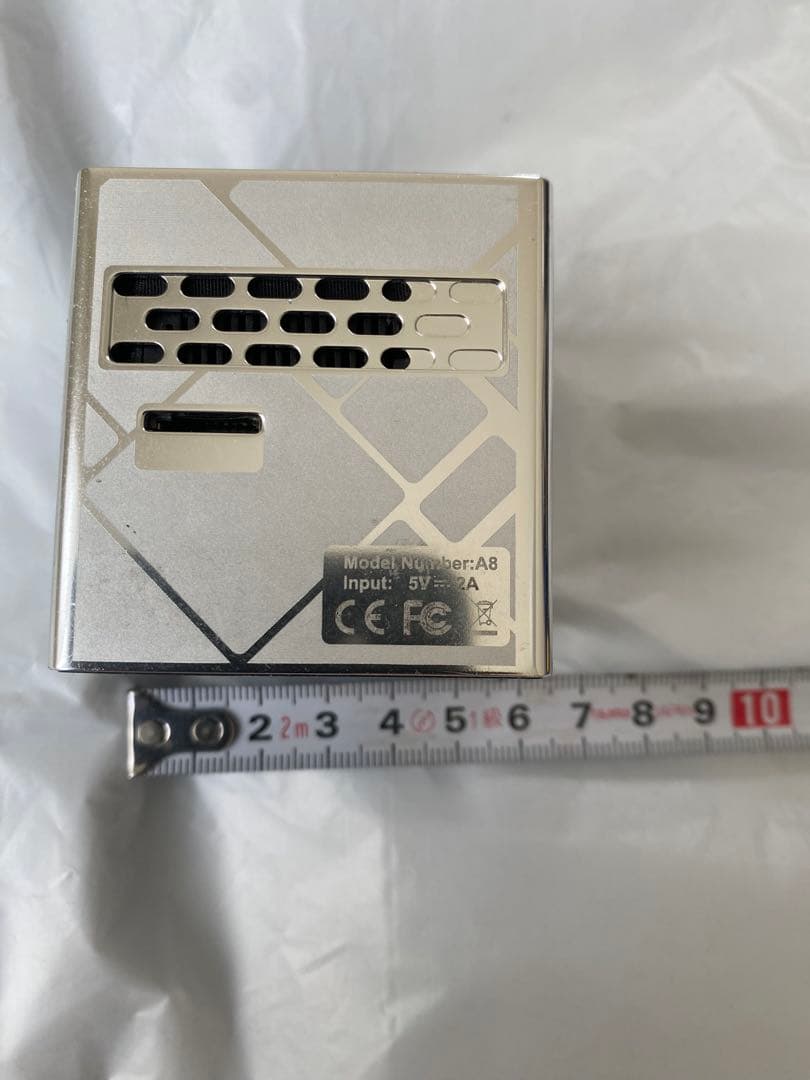 小型プロジェクター　軽量、室内