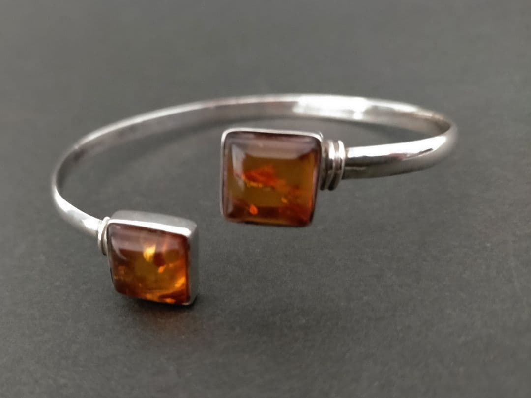 アンバーのバングル ＋ シルバーのブレスレット のセット