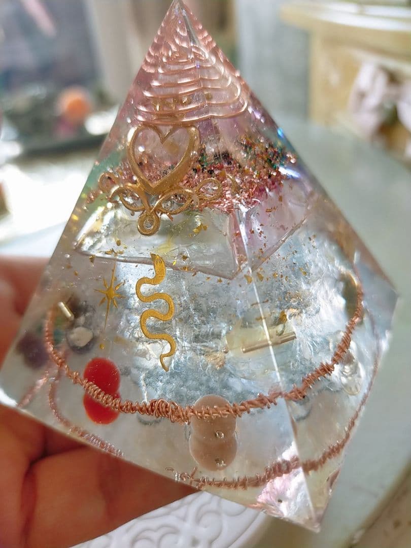 月猫様お取り置き　特殊　オルゴナイト　ピラミッド　メタトロンキューブ　翡翠　宇宙