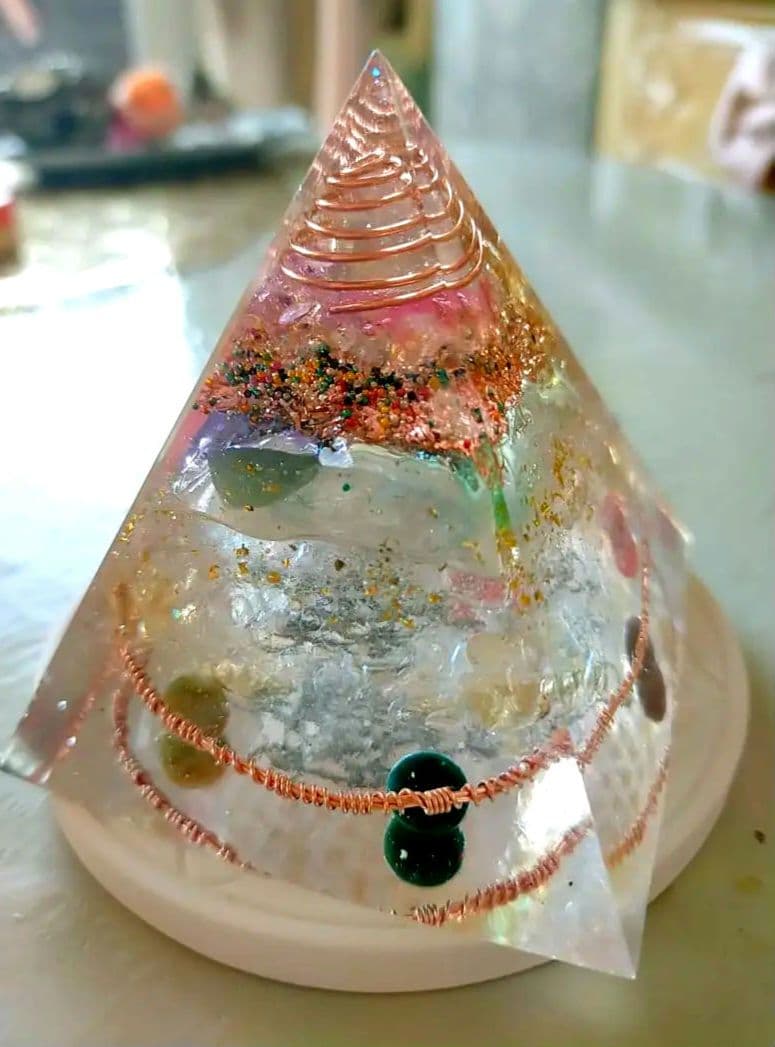 月猫様お取り置き　特殊　オルゴナイト　ピラミッド　メタトロンキューブ　翡翠　宇宙