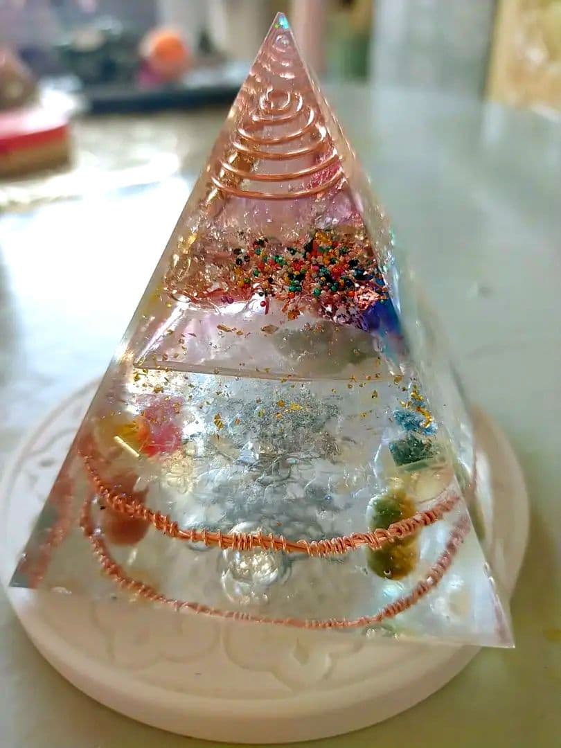 月猫様お取り置き　特殊　オルゴナイト　ピラミッド　メタトロンキューブ　翡翠　宇宙