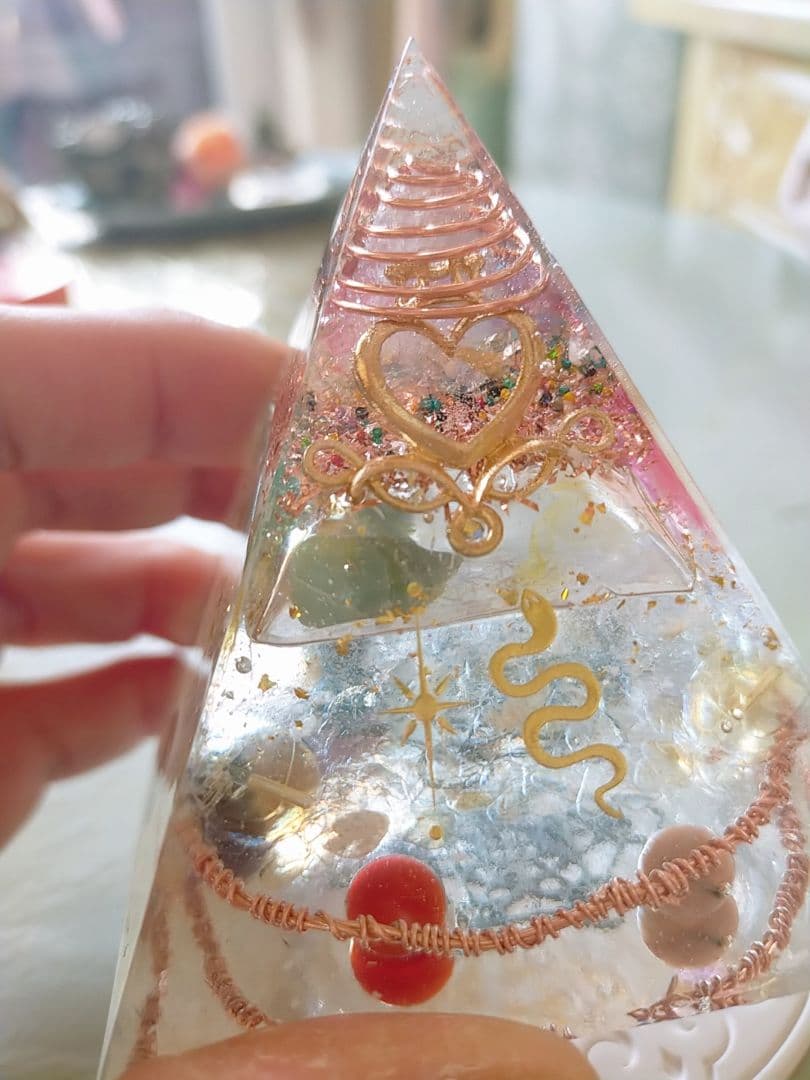 月猫様お取り置き　特殊　オルゴナイト　ピラミッド　メタトロンキューブ　翡翠　宇宙