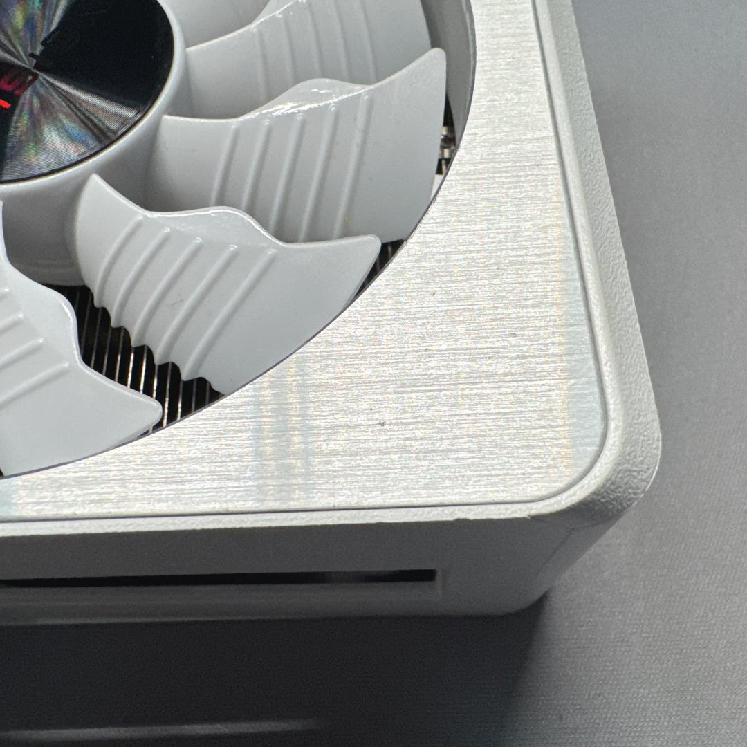 ま*や様 RTX3080Ti グラフィックボード GIGABYTE 白色 銀色