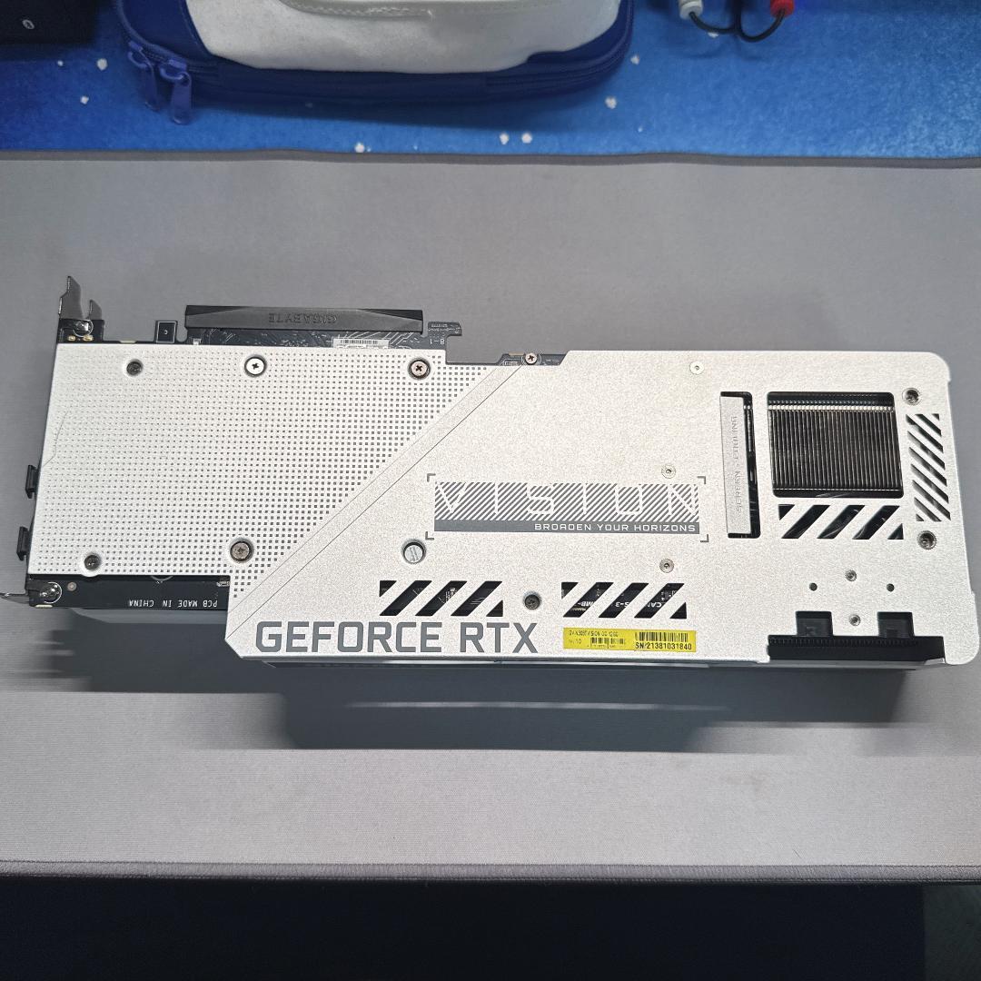 ま*や様 RTX3080Ti グラフィックボード GIGABYTE 白色 銀色