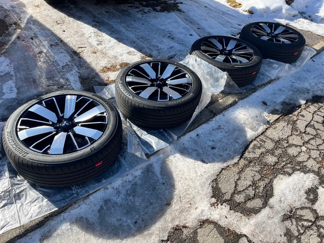 アウトランダーPHEV 純正20インチタイヤホイールセット　納車すぐに交換