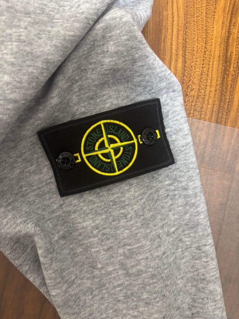 そ*ん様 STONE  グレー トレーナー