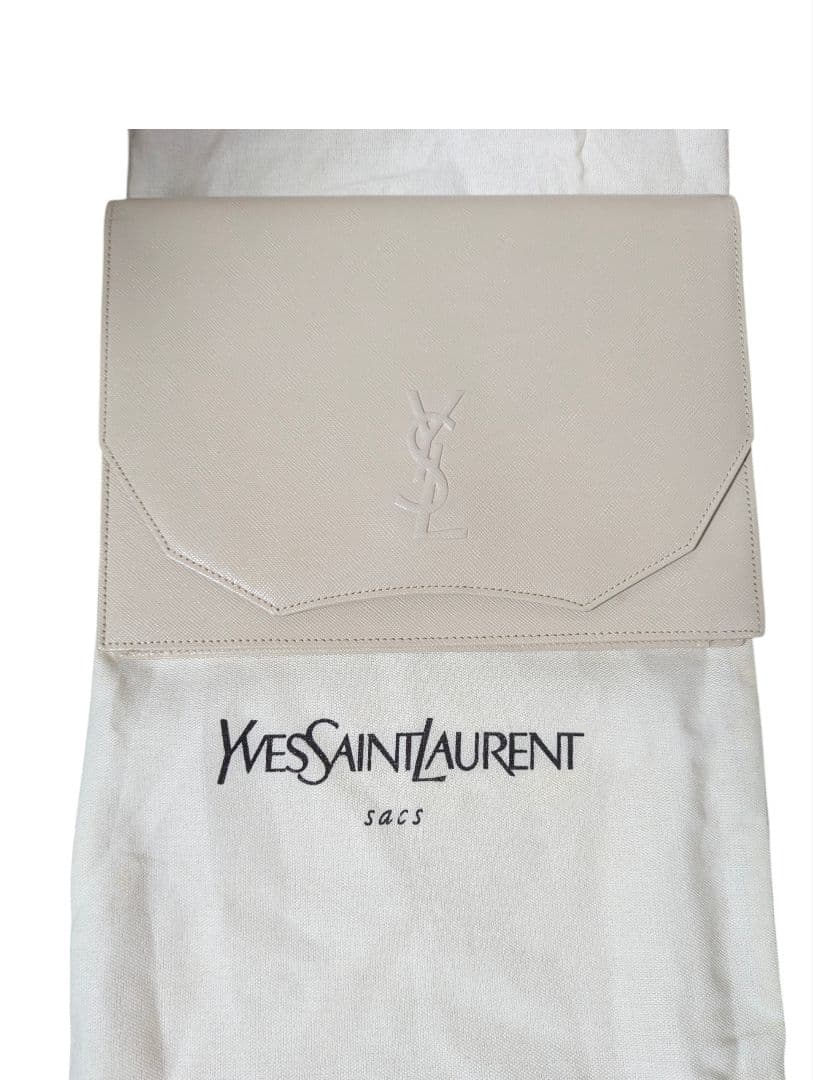 極美品 Yves Saint Laurent クラッチバッグ 本物 本革 レザー