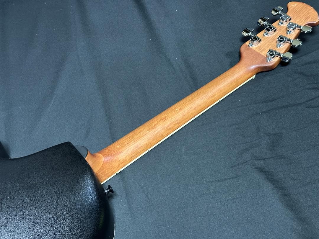 【美品】ハードケース付き　Ovation Applause AE147