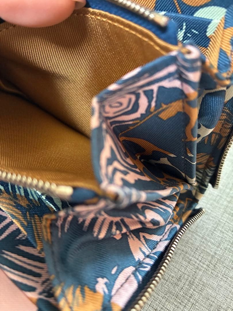 エルメス　シルクインコンパクト