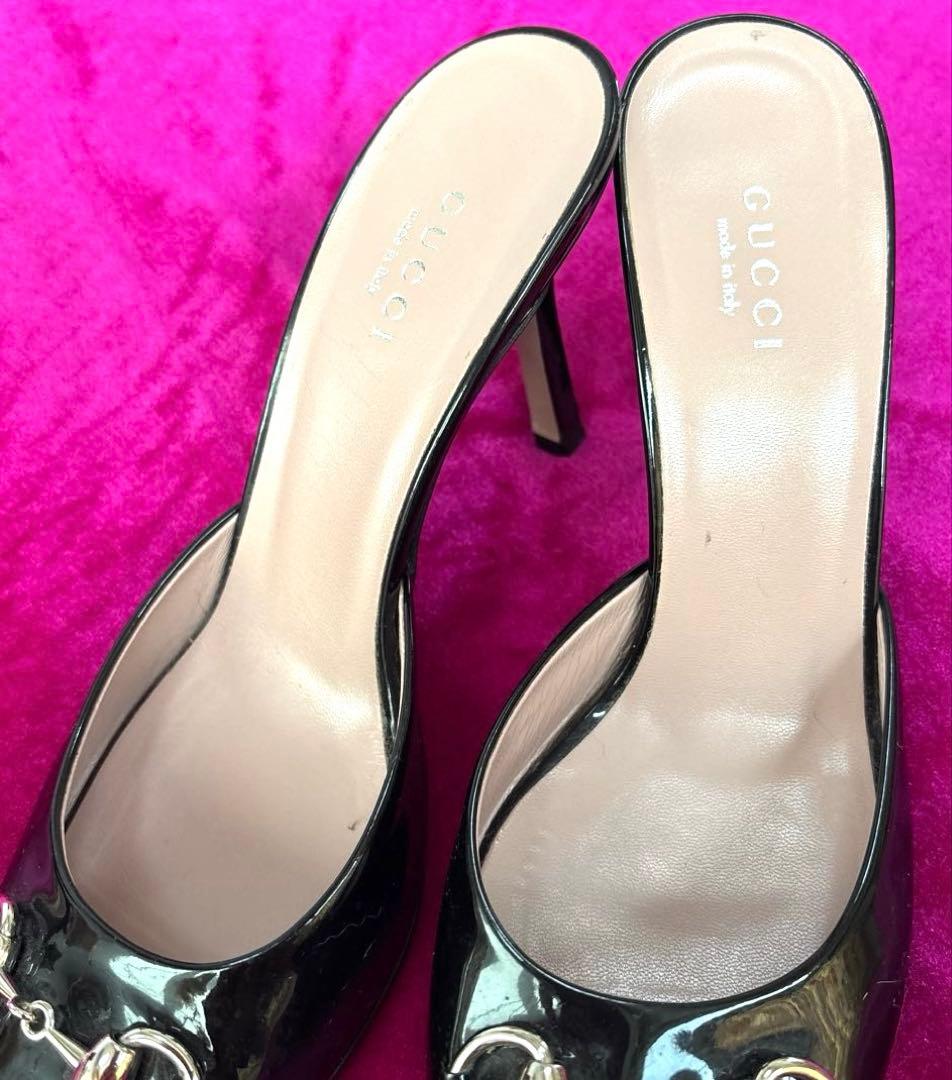 Gucci グッチ ホースビット パテントレザーオープントゥ ミュール