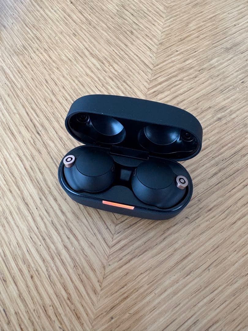 SONY ワイヤレスイヤホン ブラック 充電ケース付き