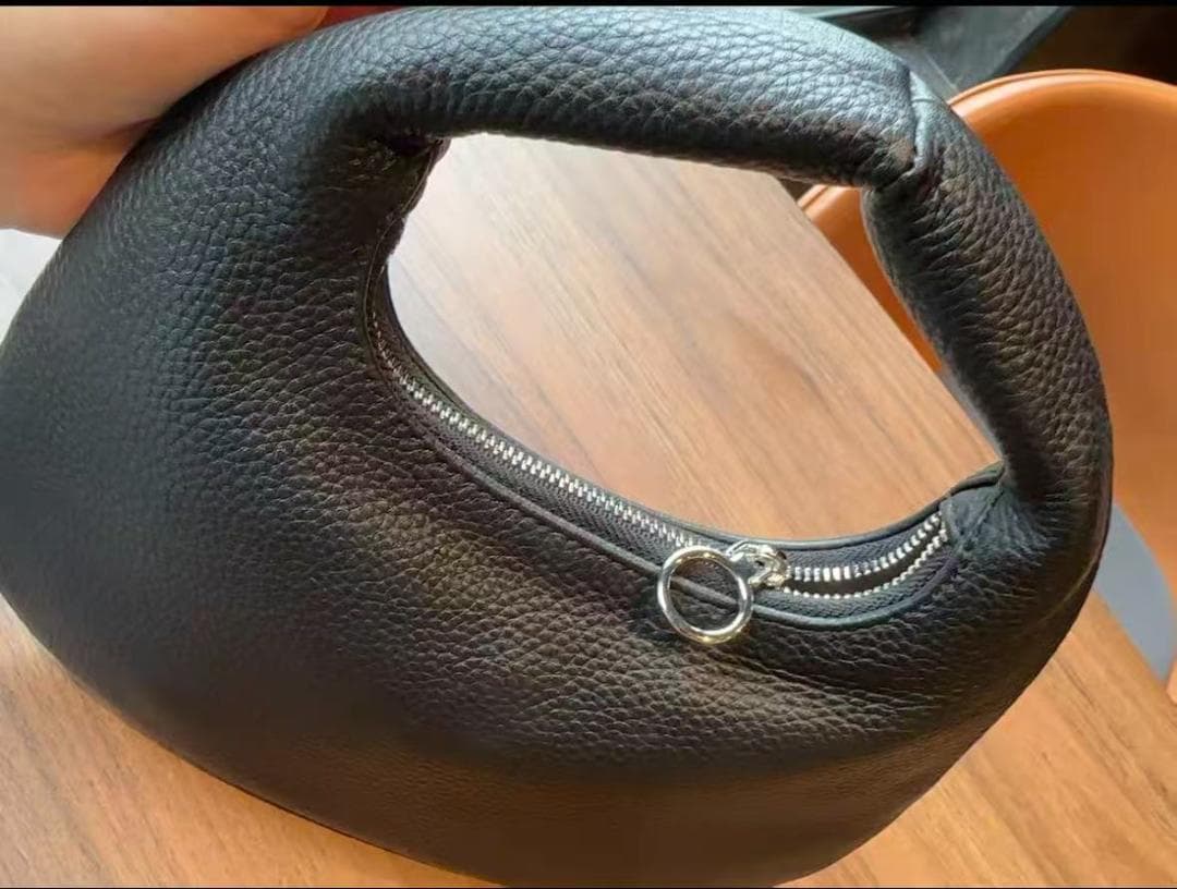 Aeta ブラックレザー ミニハンドバッグ Mサイズ