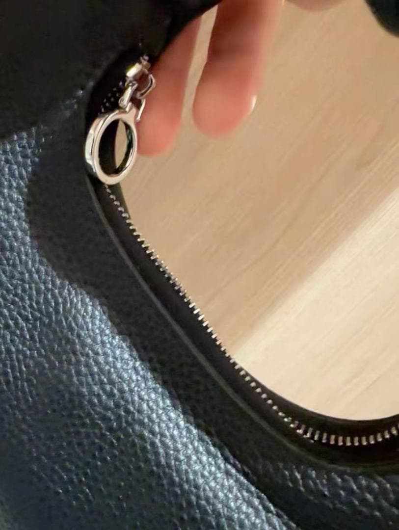 Aeta ブラックレザー ミニハンドバッグ Mサイズ