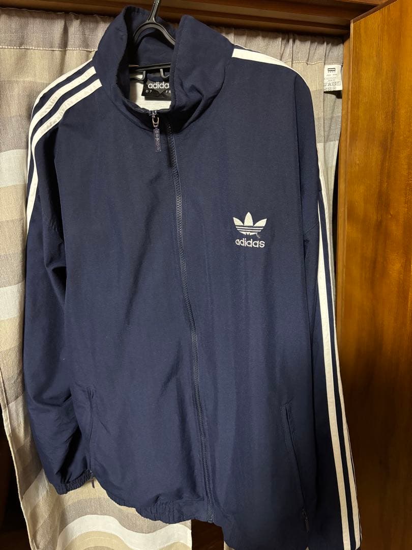 adidas 90s リアム着用