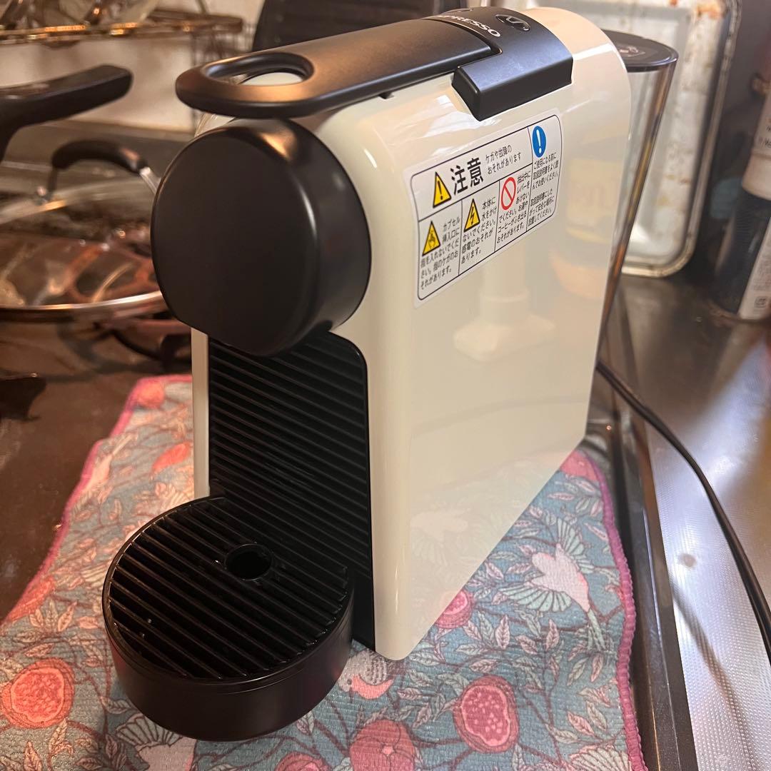 ネスプレッソエッセンサミニ／ホワイト現在の店頭販売価格19800円