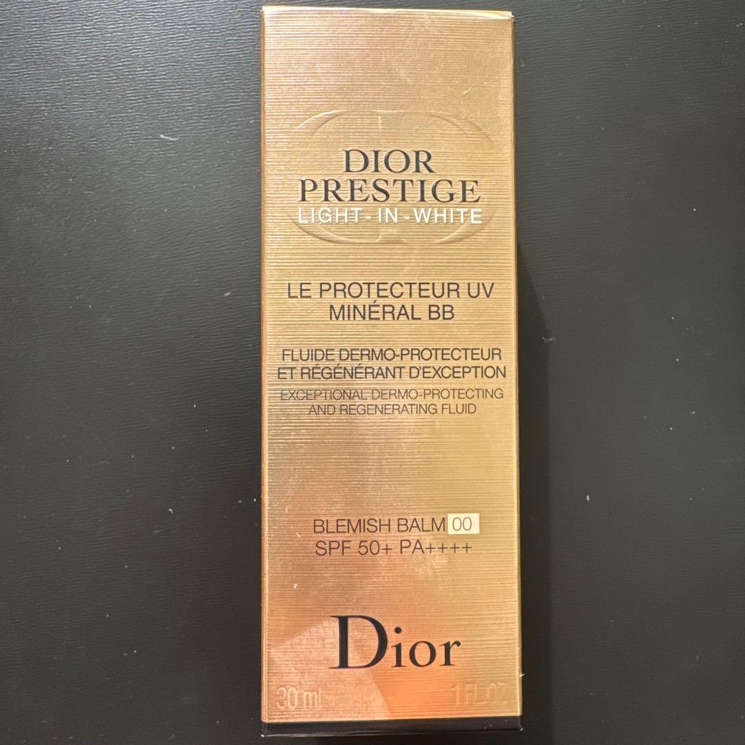 サンプル付Dior プレステージホワイト ル プロテクターUV ミネラル BB
