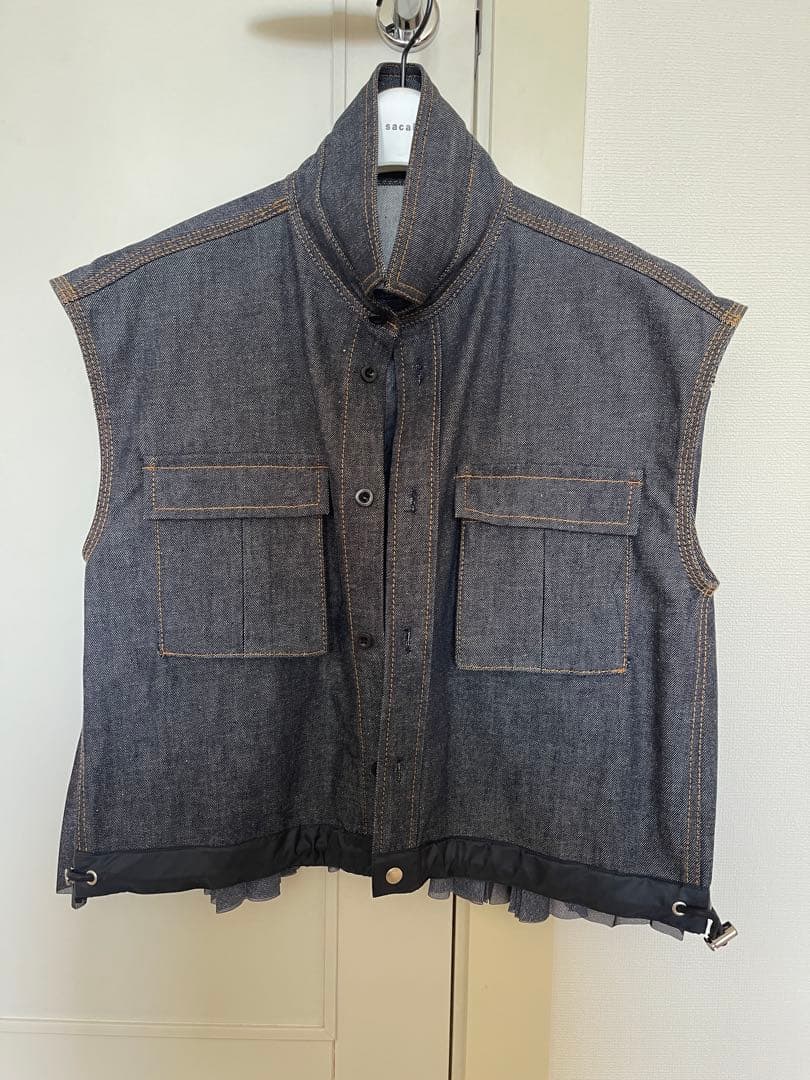 大幅値下げです。『サカイ』デニムジャケット ノースリーブ プリーツ