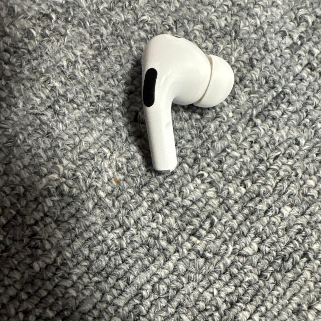 ☆AirPods Pro 第2世代/A3047/イヤホン右耳(R)のみ☆