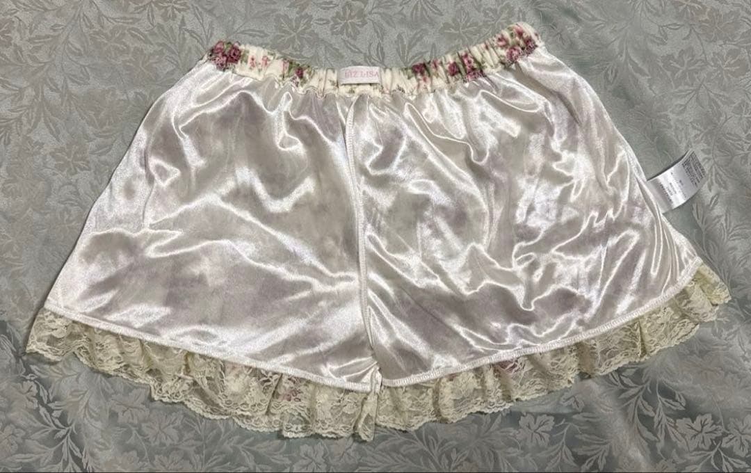 スカートパンツ 花柄 薔薇 フラワープリント レース付きショートパンツ