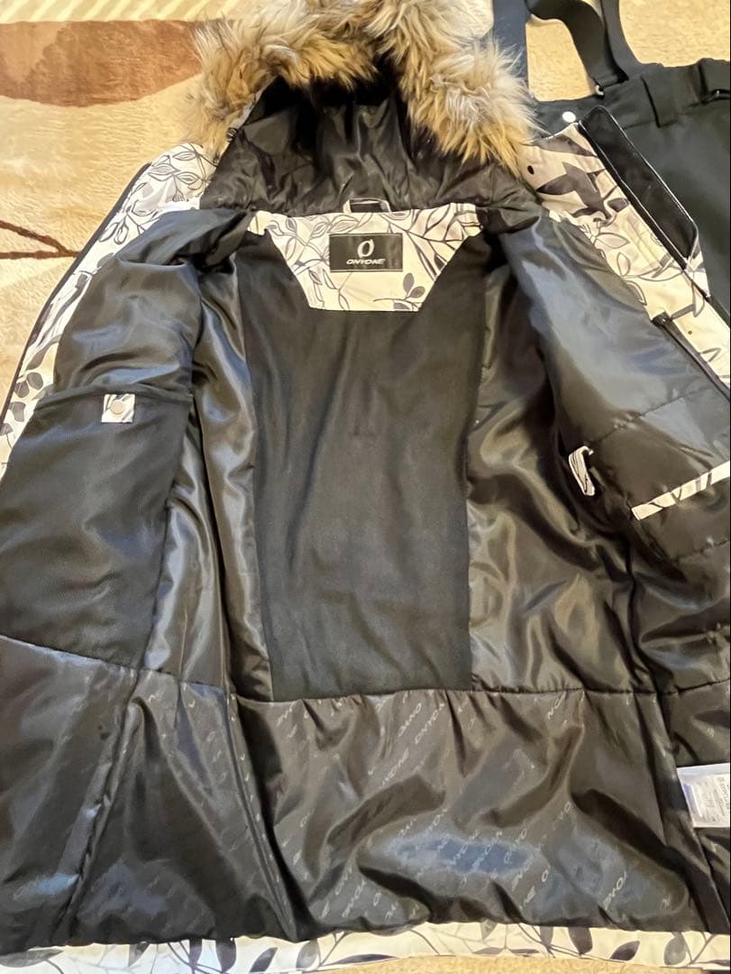 ONYONE オンヨネ スキーウェア スノーボードウェア ファー L