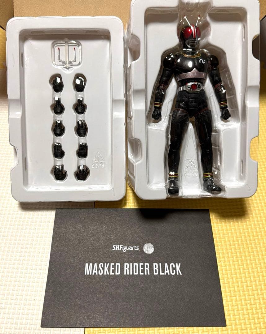 S.H.Figuarts 真骨彫 仮面ライダーBLACK シャドームーン セット