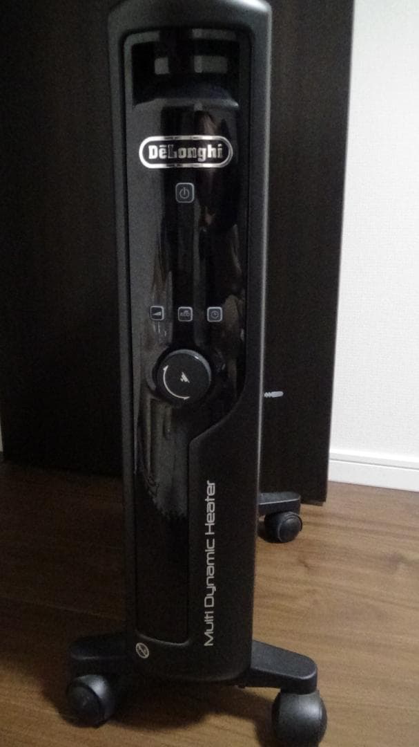 【極美品】ほぼ未使用　デロンギ　ヒーター　ブラック　MDHU15-PB