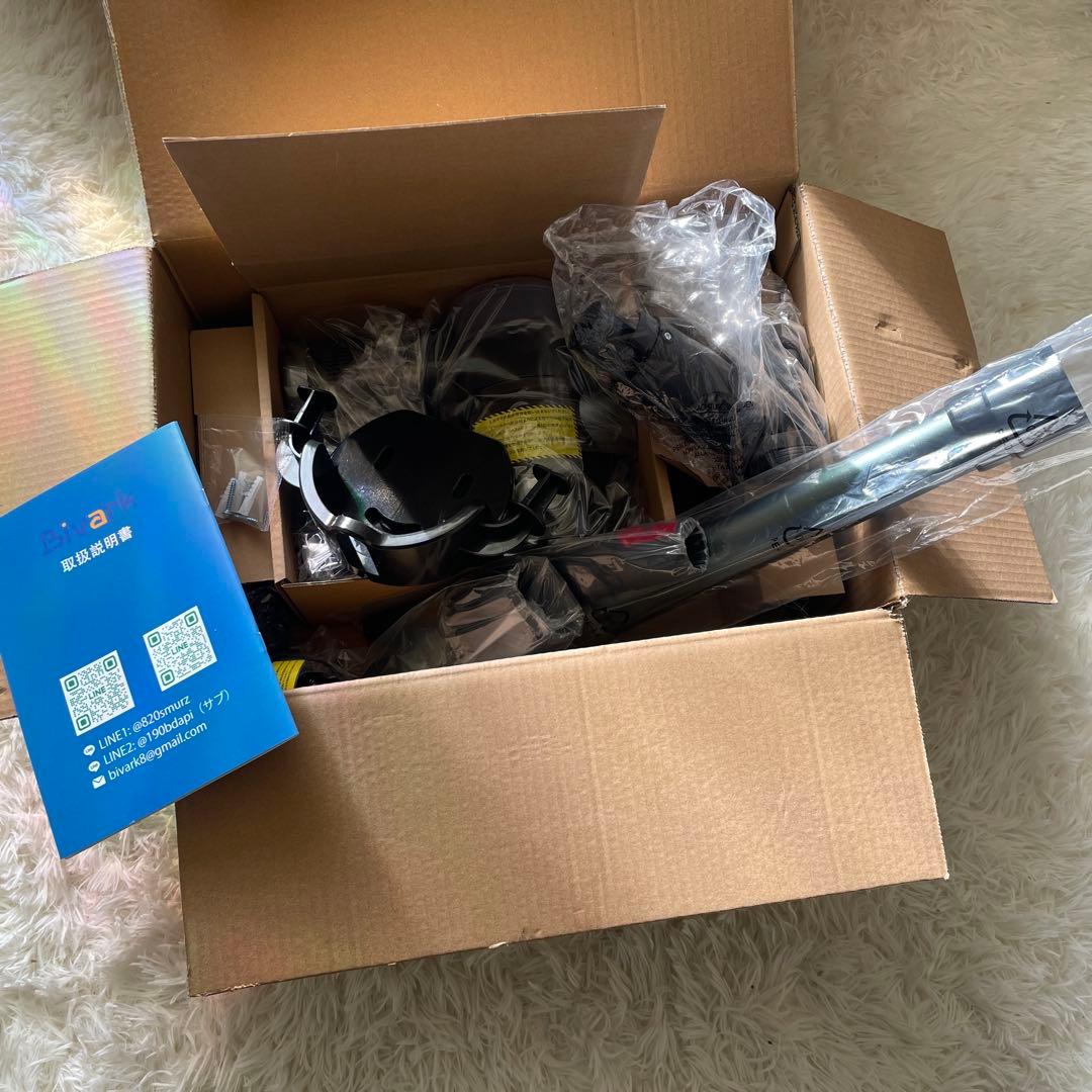 コードレス掃除機 70Kpa超強力 LEDライト付 自立式 サイクロン式