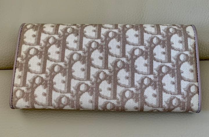 ディオ-ル長財布