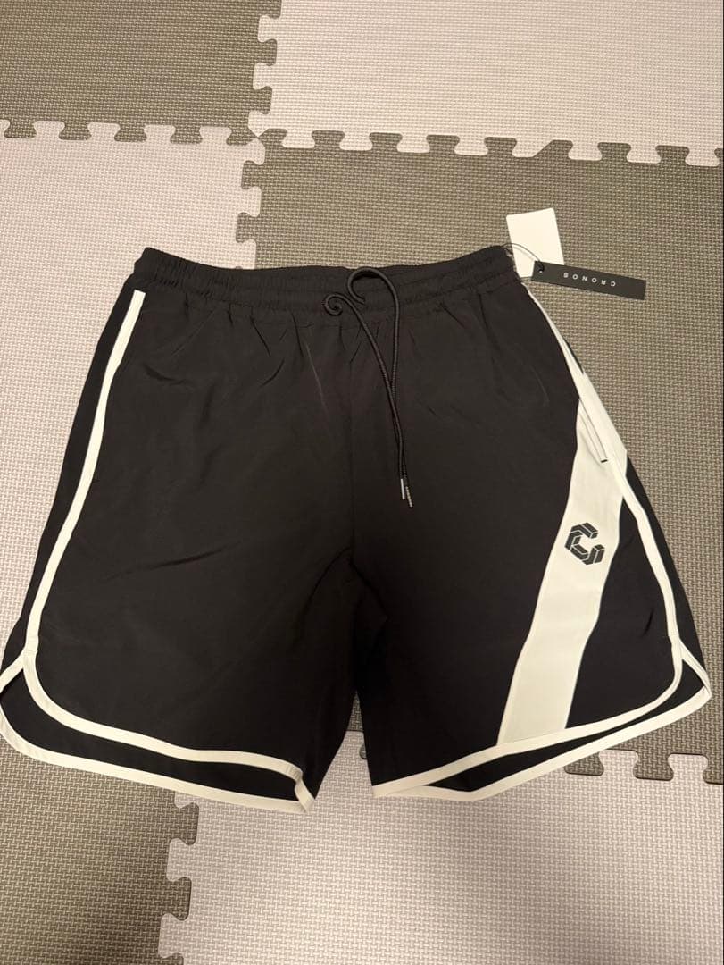 CRONOS ブラック サイドストライプ ショートパンツ