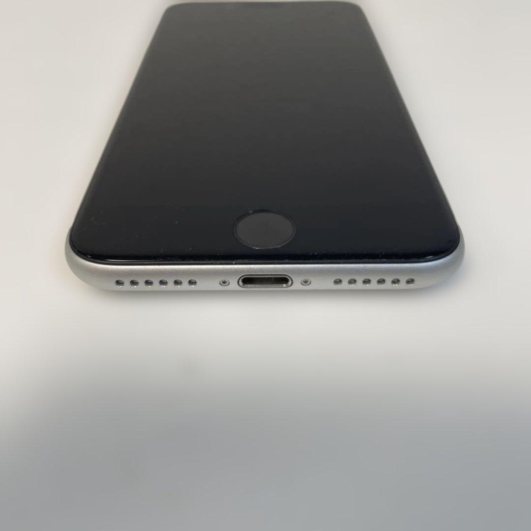 Apple iPhone SEブラック 本体