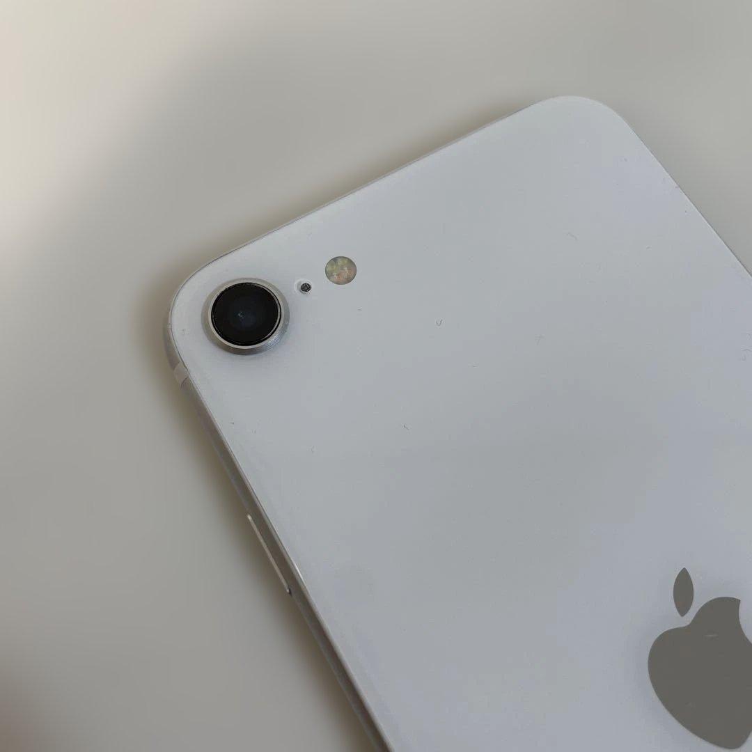 Apple iPhone SEブラック 本体