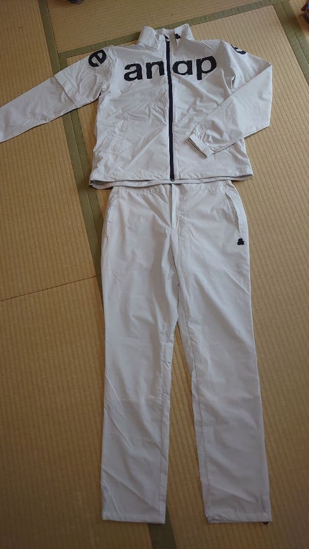 試着のみand per se アンパシー　レディース　ゴルフレインウェアＬサイズ