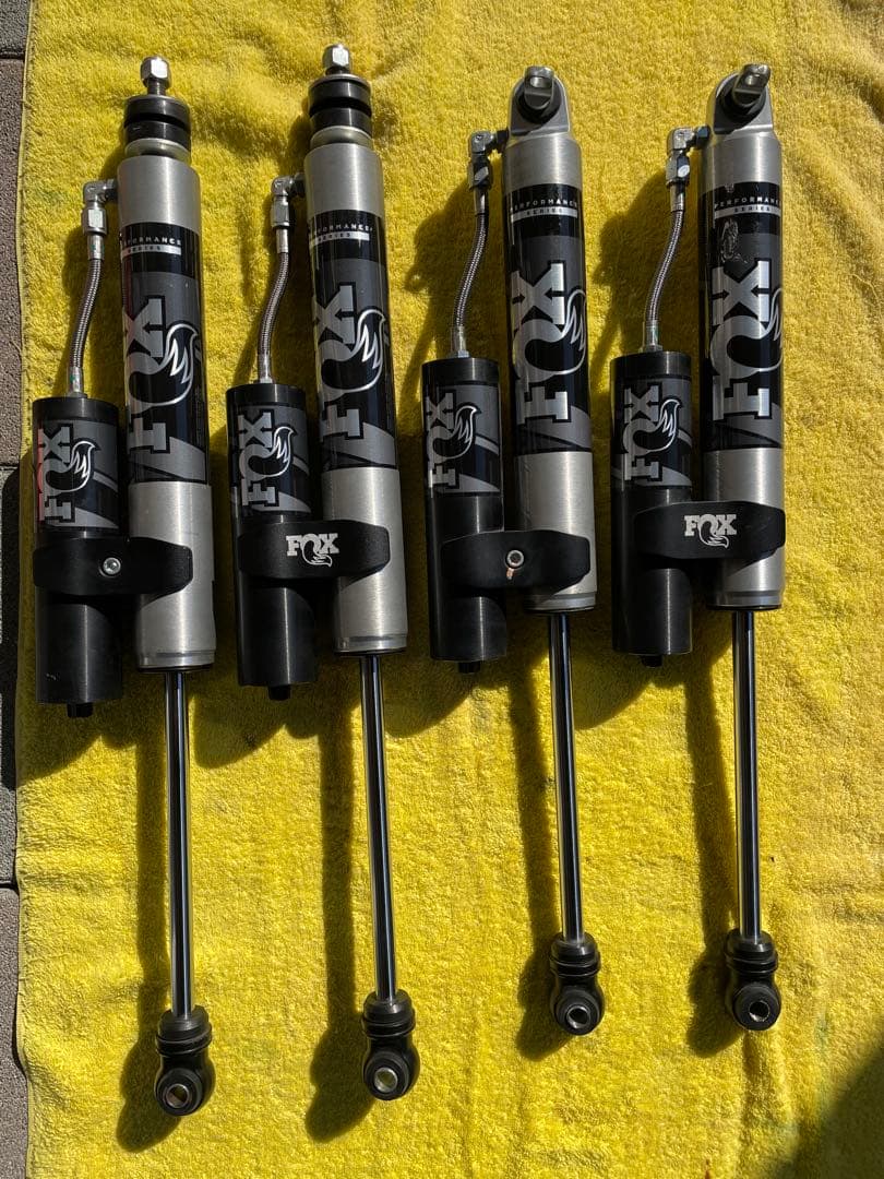 FOX2.0 ショックアブソーバー ラングラーjk用
