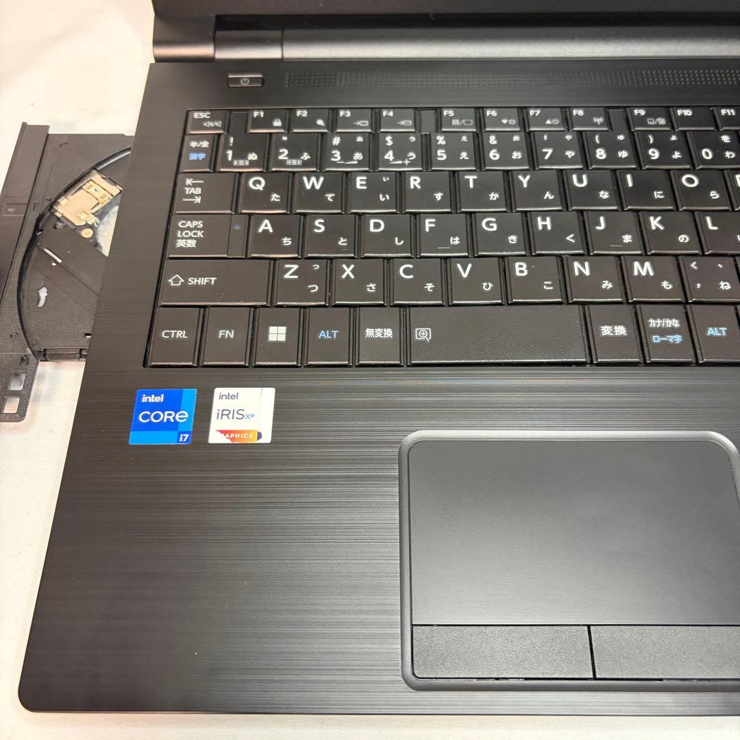 美品 dynabook B65/HU 第11世代 i7 DVDドライブ オフィス