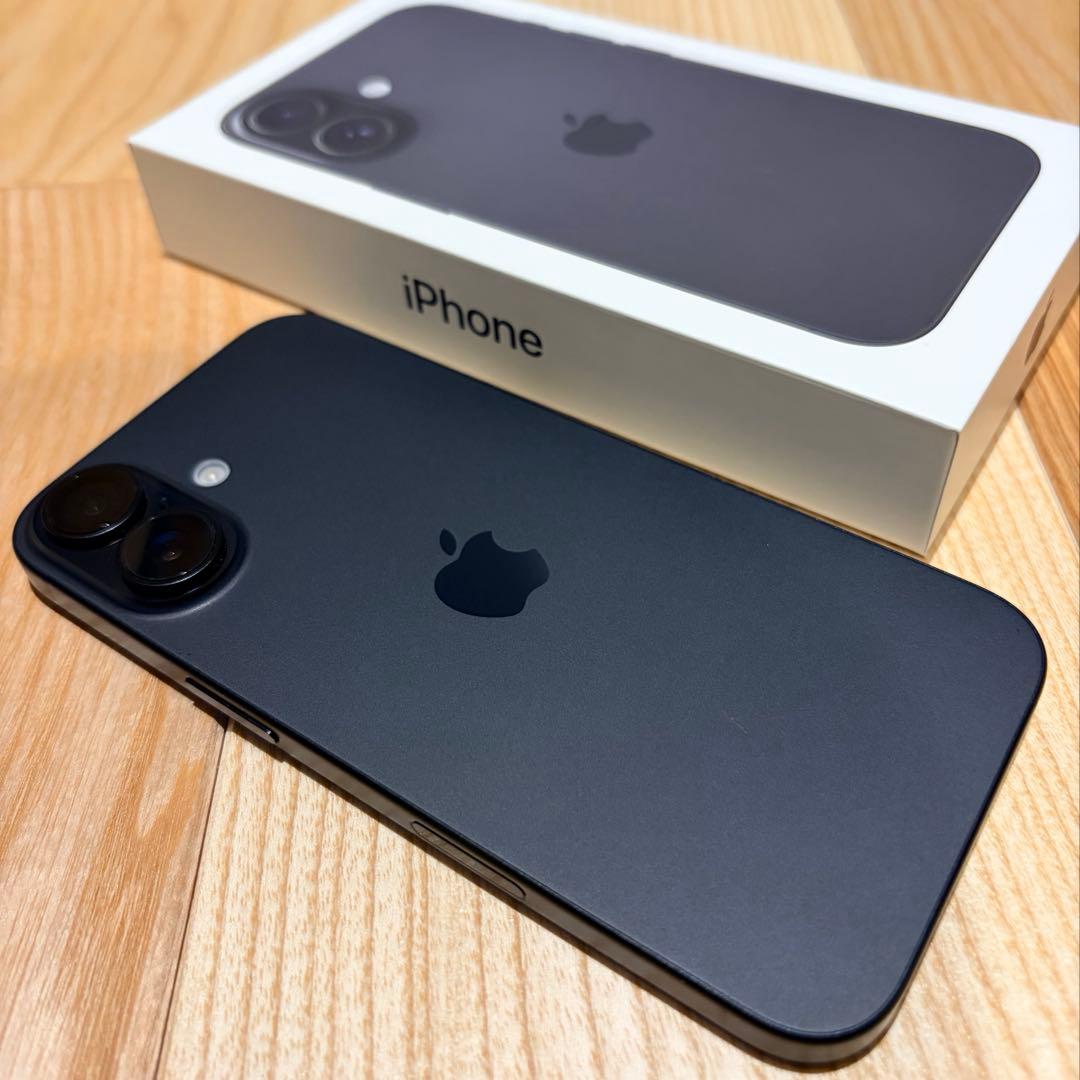 Apple iPhone16 128GB ブラック 本体 SIMフリー 美品