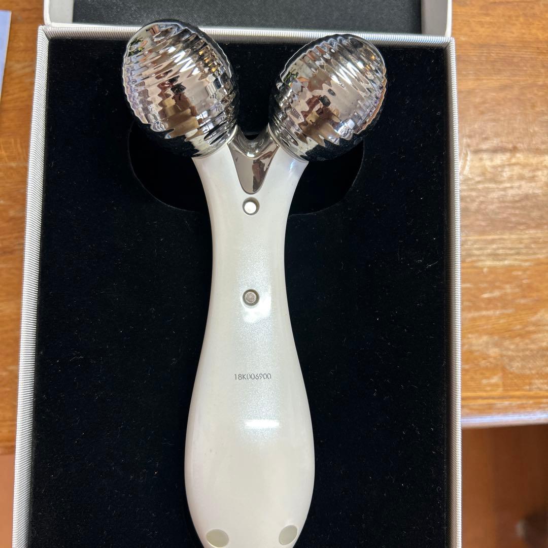 YA-MAN WAVY EMS ホワイト 美顔ローラー EP-15W