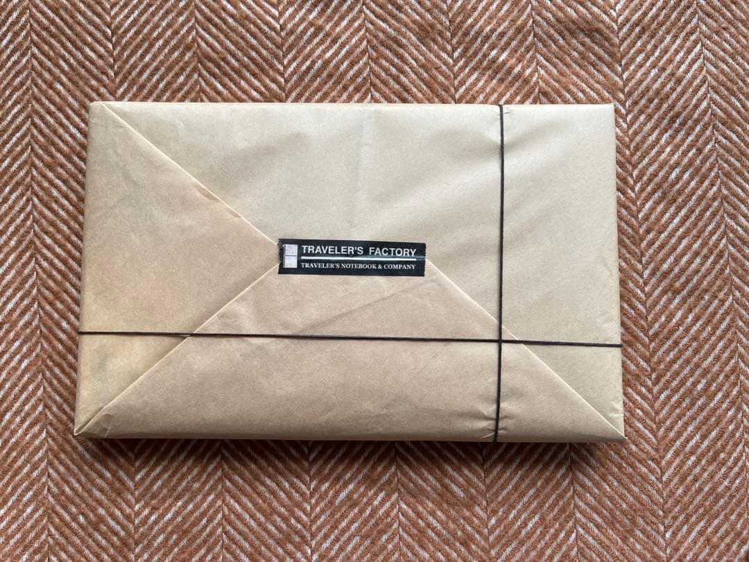 成田空港限定　トラベラーズノート　レギュラーサイズ　ラッピング済
