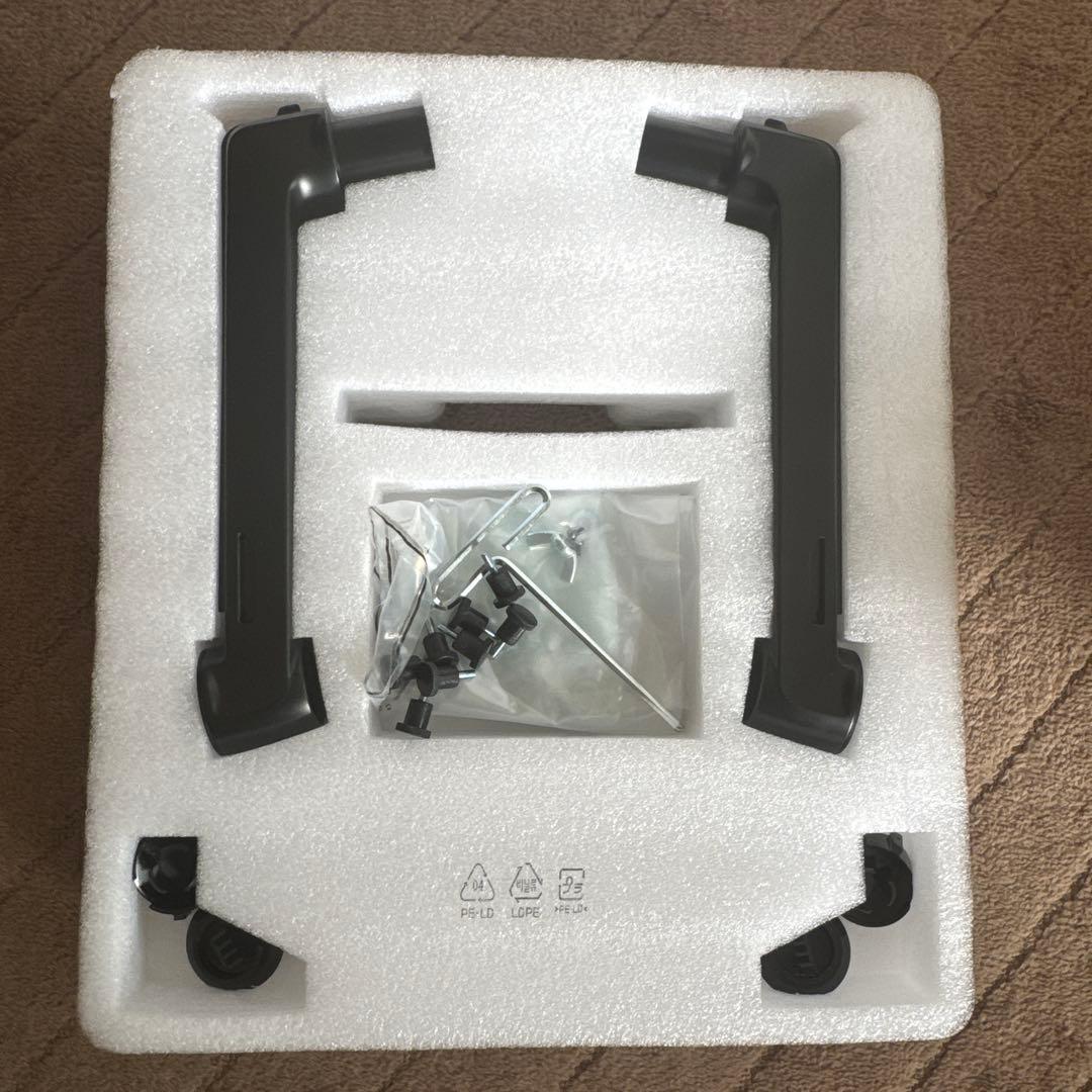 Amazonベーシック デュアルモニターアーム（エルゴトロン製）