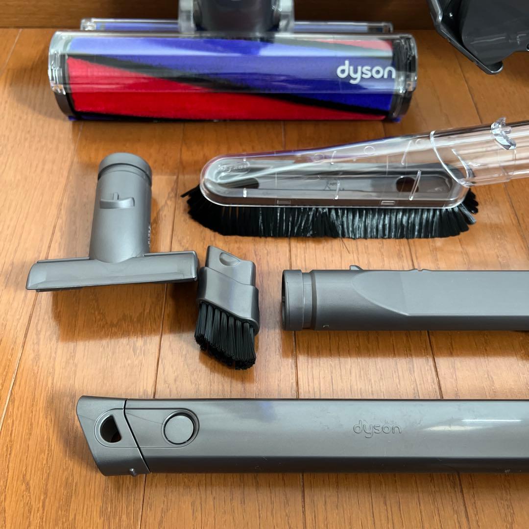 【美品】dyson v6 fluffy コードレス掃除機☆