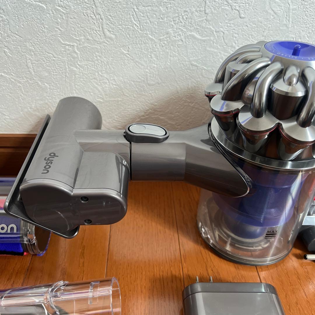 【美品】dyson v6 fluffy コードレス掃除機☆