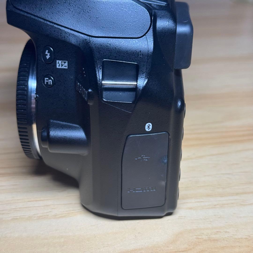 Nikon D3400 18-70mmレンズ、バッテリー、ストラップつき