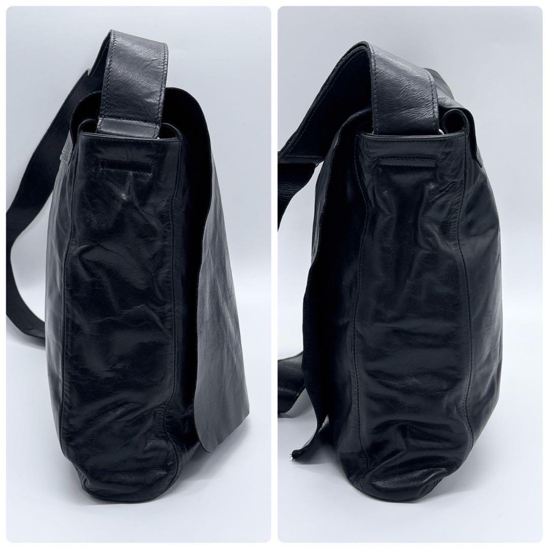 m0851 ショルダーバッグ メッセンジャーバッグ アニリンレザー　ブラック 黒